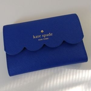 Kate Spade • scalloped wallet